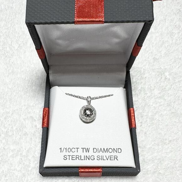 1/10 CT TW Diamond Sterling Silver Necklace Women’s Brand New - Picture 1 of 7